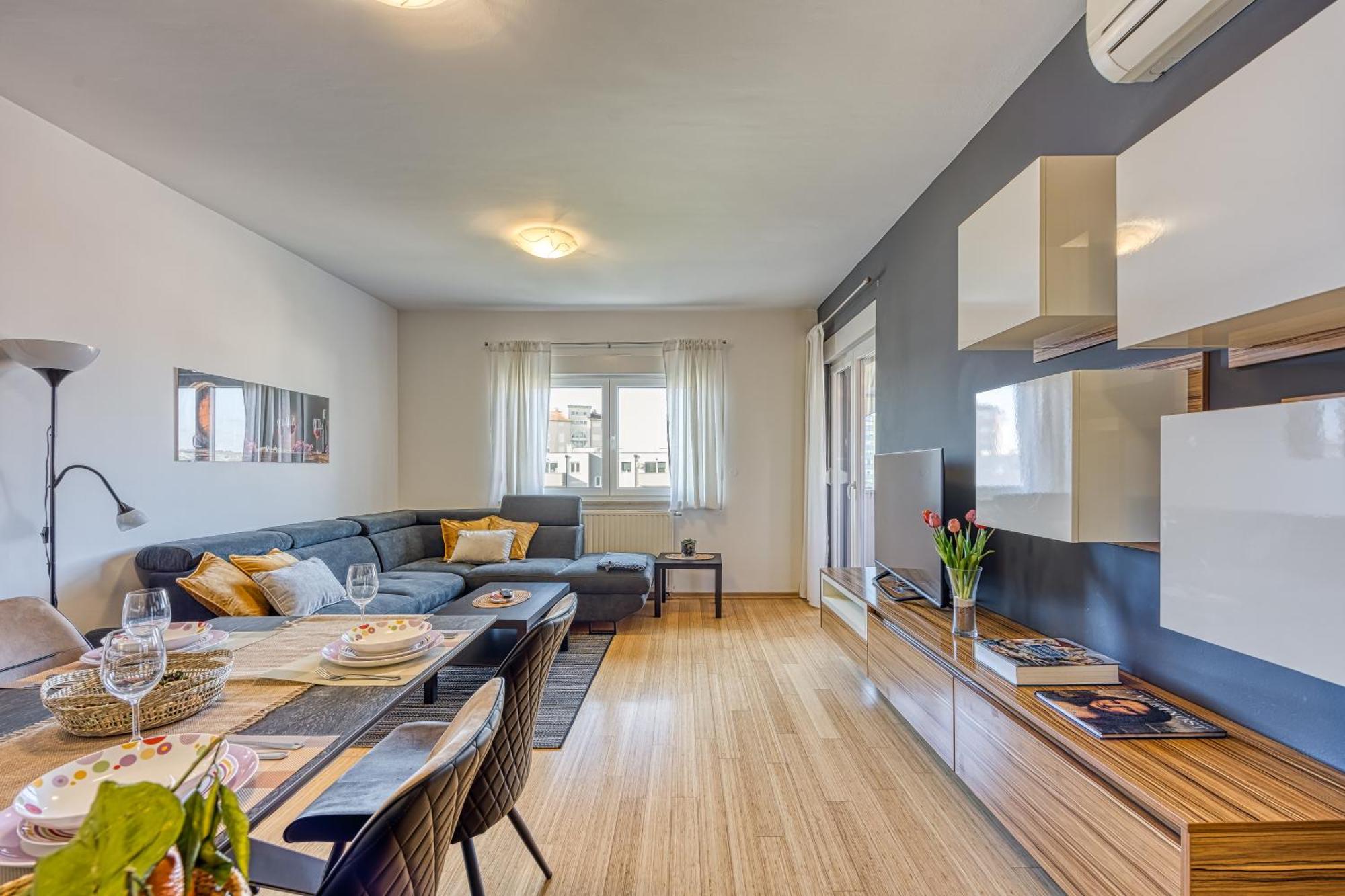 Apartment Dea - Three Bedroom Apartment Pula Bagian luar foto